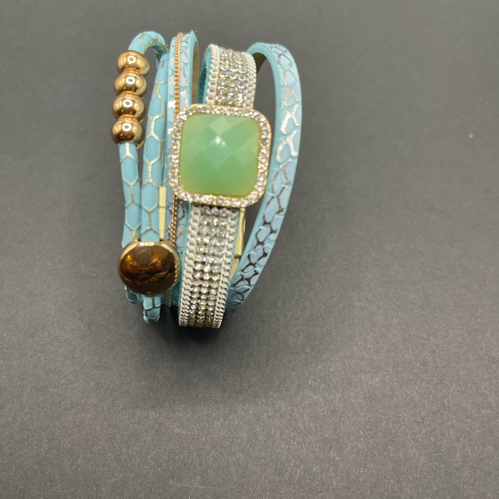 Elegant Gold and Blue Multi-Layer Leather Bracelet